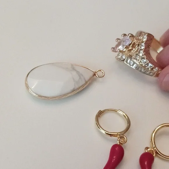 Jewelry bundle - Picture 3 of 3